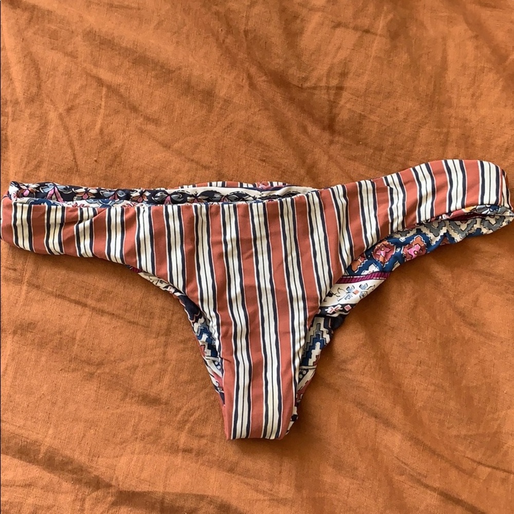 Reversible billabong scrunch bikini bottoms